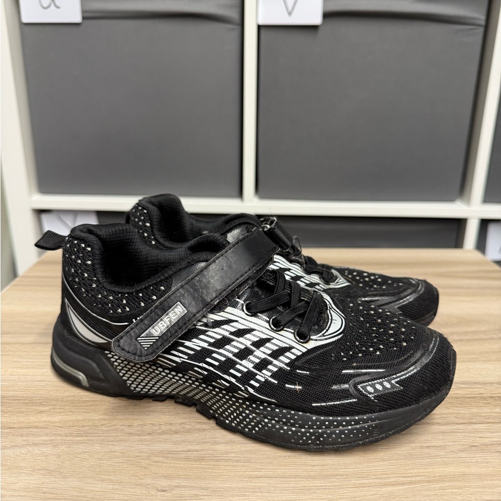Ubfen Kids Black and White Basketball Running Sports Sneakers 36